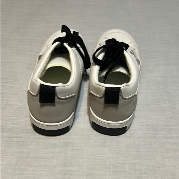 Vintage Havana White Sneakers with Black Accents - Picture 4 of 7